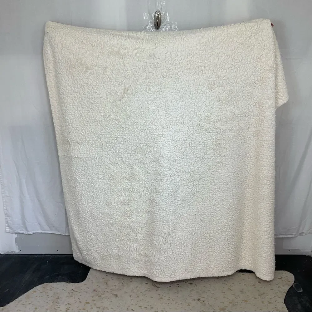 Urban Outfitters OU Home White Throw Soft Sherpa Fleece Blanket 65